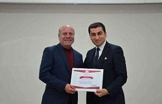 Müdür Dr. Damkacı’dan iki sağlık görevlisine...