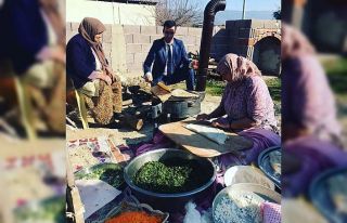 Müdür Yıldırak gözleme yapan kadınlara yardım...