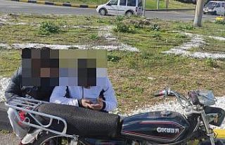 Muğla’da trafik ekipleri iki aranan şahıs ile...