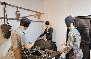 Müzede sergilenen patlamamış bomba paniğe neden...