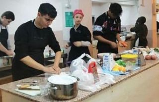 Öğrenciler kendi aralarında yemek yarışması...