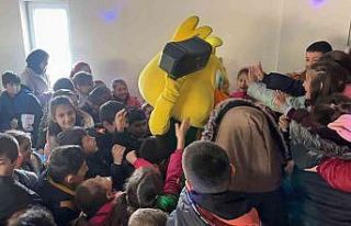 Öğrenciler, tatile şenlikle girdi