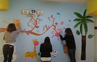 Öğretmenler okulları için iş başında