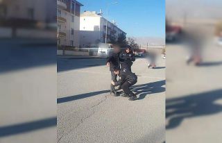 Okul önlerinde polis denetimi