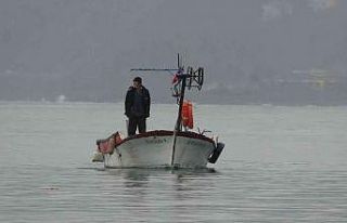 Olumsuz hava balıkçıları etkiledi: Avlanma azalınca...