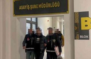 Oto galeriye silahlı saldırı düzenleyen 2 şüpheli...