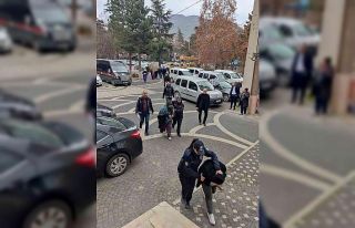 Otobüsteki gelin kaynananın valizinden uyuşturucu...