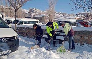 Özalp’ta kar yağışı