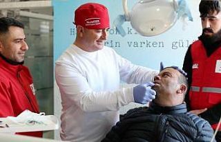 Özel gereksinimli Ezgin, dişlerine kavuştu