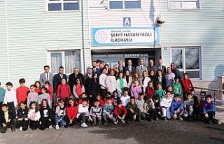 Özer’den minik yazarlara teşekkür belgesi