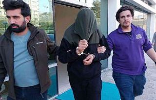 Pazarda 2 kişiyi yaralayan şahıs polise teslim...
