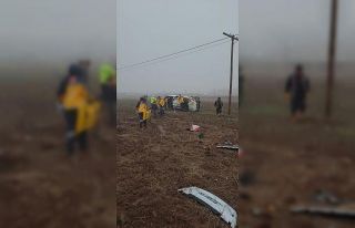 Pikap tarlaya uçtu: 1’i bebek 5 yaralı