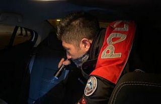Polis ekiplerinden şok uygulama