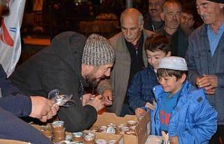 Regaip Kandilinde Sındırgı’da vatandaşlara helva...