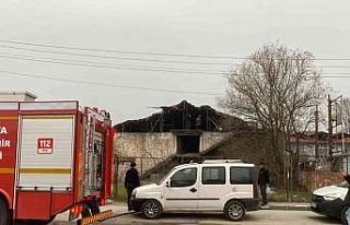 Sakarya’da metruk binada yangın