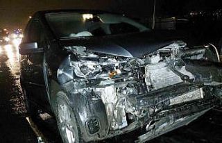 Samsun’da hafif ticari araç bariyere çarptı:...
