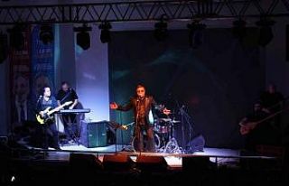 Sanatçı Ali Altay Tarsus’ta sahne aldı