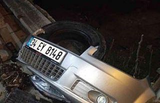 Sancaktepe’de kontrolden çıkan otomobil şarampole...