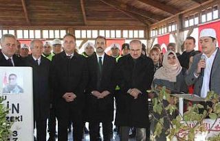 Şehit polis Fethi Sekin kabri başında anıldı