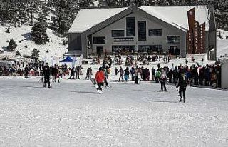 Sezonun en erken açan Denizli Kayak Merkezi yerli...