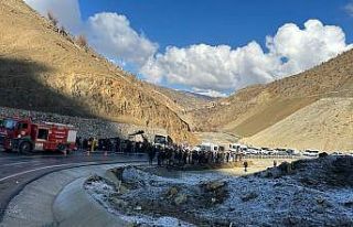 Siirt’te minibüs devrildi: 6’sı ağır 12 yaralı