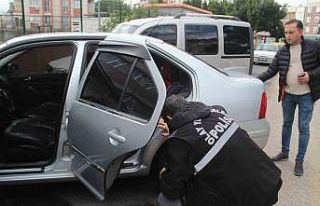 Silahlı kavgada mermiler iki otomobile isabet etti
