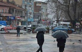 Sındırgı’da yoğun yağmur ve yüksek kesimlerde...