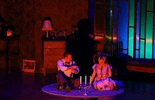 “Sırça Kümes” tiyatro oyunu NEVÜ’de sahnelendi