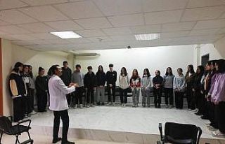 Söğüt Anadolu Lisesi öğrencileri korosu