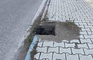 Su kanalının demir kapağı hırsızlığı cep...