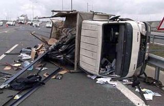 Sultangazi Kuzey Marmara Otoyolu’nda tır, ani fren...