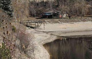 Sünnet Gölü’ne gelen ziyaretçiler umduğunu...