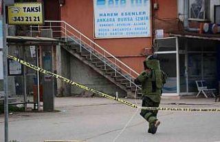 Şüpheli çanta trafiği durdurdu