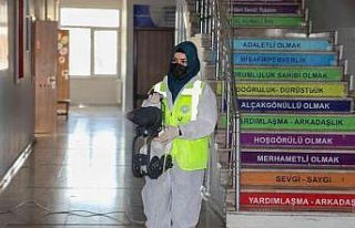 Talas’taki okullarda yarıyıl tatili temizliği