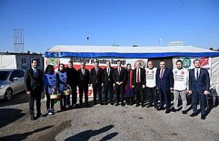 Tanıtım için sürücülere Osmaniye yer fıstığı...