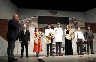 Tarsus Şehir Tiyatrosunun Ezop ve Çirkin oyunu sahnelendi