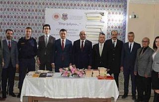Tavşanlı Adliyesi’nde kitap bağış stantı