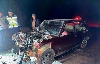 Taziyeden dönerken kazaya karıştılar: 1 ölü,...