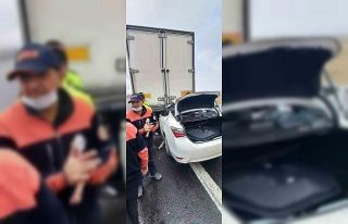 Tıra arkadan çarpan otomobil sürücüsü hayatını...