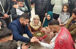 Tomarzalı gençler kına yakılarak askere gönderildi