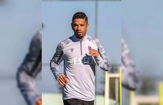 Trabzonspor’un Brezilyalı oyuncusu Bruno Peres,...