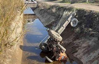 Traktör kanala uçtu, sürücüsü hayatını kaybetti