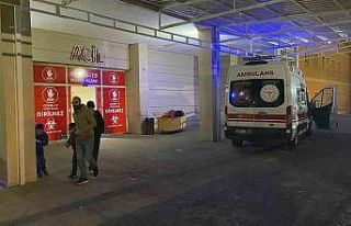 Tüfekle fotoğraf çekmek isterken kazara annesini...