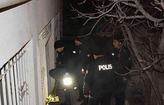 Tüfekle oynarken kendini yaraladı