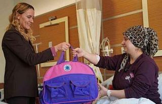 Tuzla’da 2023 yılının ilk bebekleri ve annelerine...