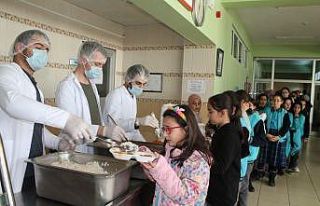 Ücretsiz yemeğe öğrencilerden tam not: "Anne...