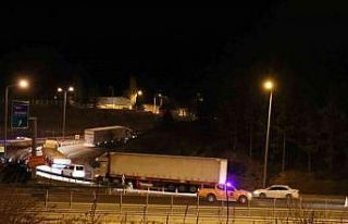 Ulaşıma kapanan Adana - Ankara otoyolu tekrar açıldı.