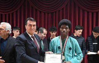 Uluslararası lisede karne heyecanı