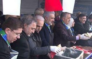 Ümraniye’de Karadeniz rüzgarı esti: 3 ton hamsi...