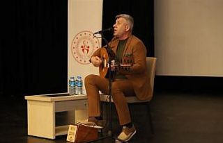 Ünlü sanatçı Metin Şentürk, gençleri coşturdu